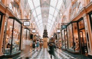 how to save on Christmas shopping