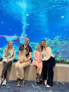 Aquarium with family